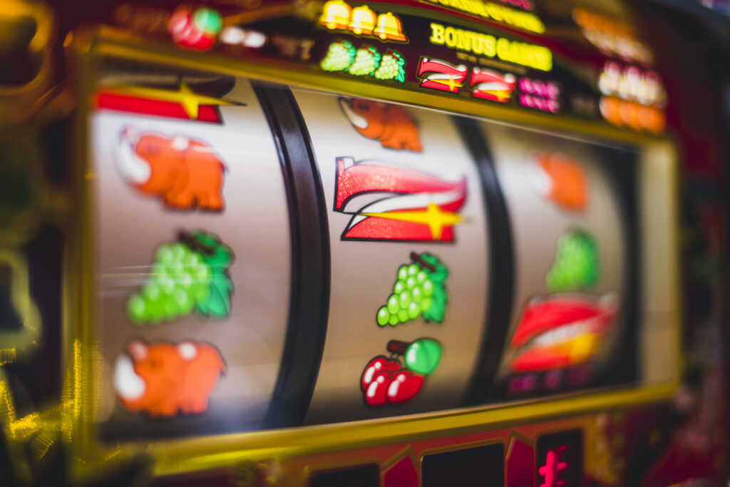 Slot bertema jembatan menuju bayangan